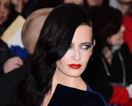 FOTO: Eva Green na premiéře filmu Temné stíny