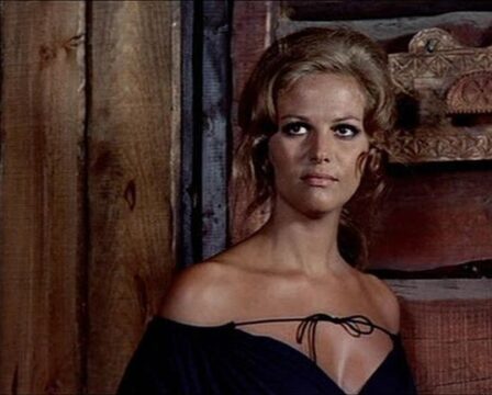 FOTO: Claudia Cardinale ve filmu Tenkrát na západě