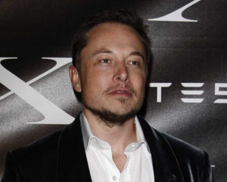 Elon Musk postavil největší baterii na světě